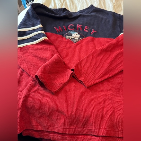 🏔️ Vintage Mickey Mouse Ski Lodge Long Sleeve Men’s Shirt - Never Worn Size M🏔 - Picture 1 of 14